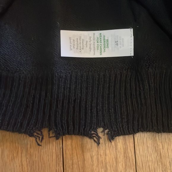NWT AEO black distressed cropped sweater - Picture 4 of 5